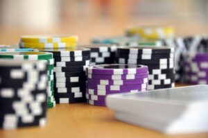 Crypto Poker Communities: How Telegram & Discord Drive Engagement